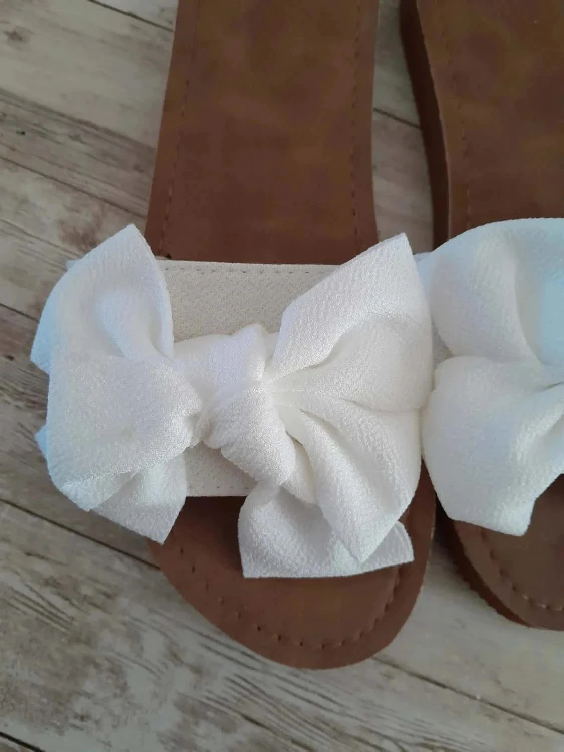 Claquettes blancas talla 41 con gran lazo – photo 4